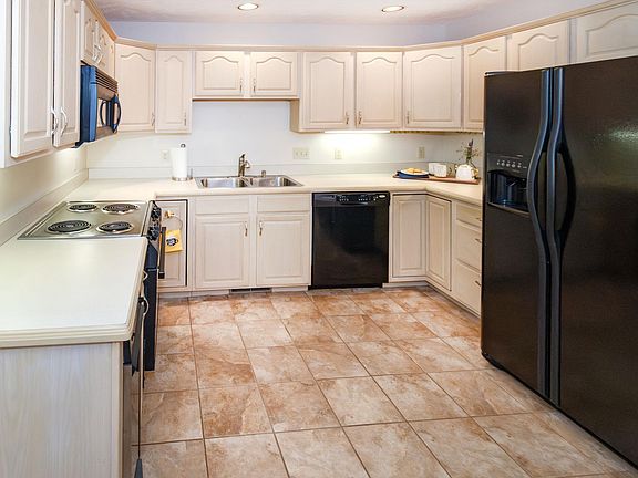 5th image of 6425 Highcroft Dr