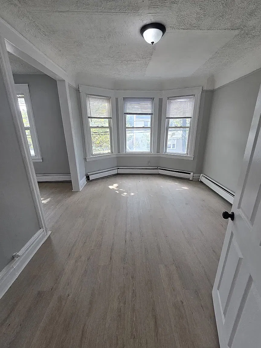 644 15th Ave — Photo 1