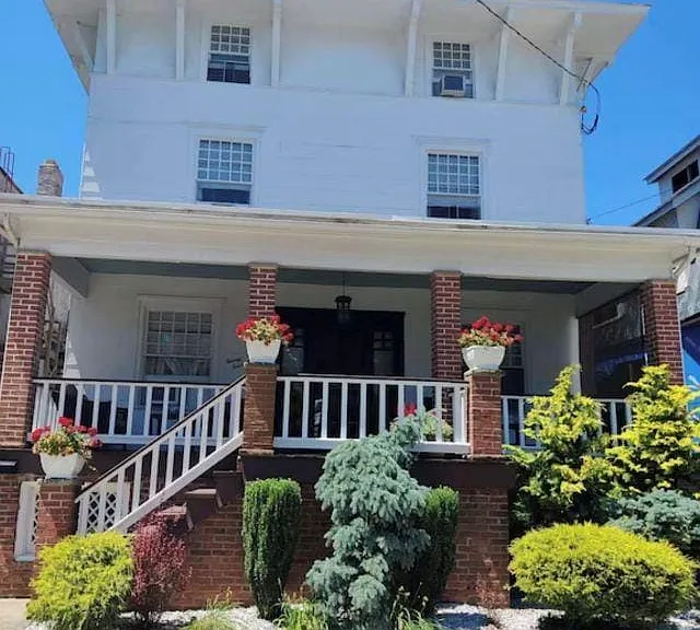 24 S Vassar Sq — Photo 4