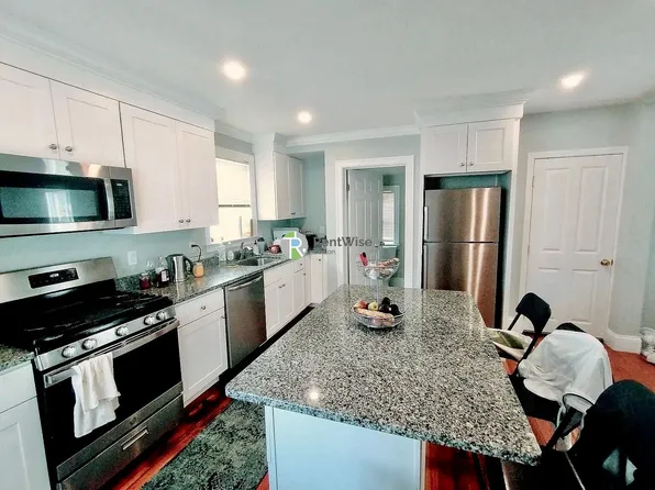 93 Winthrop St, Medford, MA