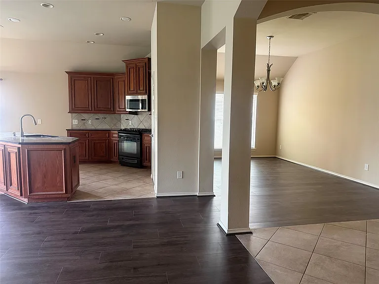 10919 Starling Creek Dr — Photo 23