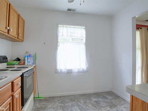 4th image of 22076 Eastwood Ave