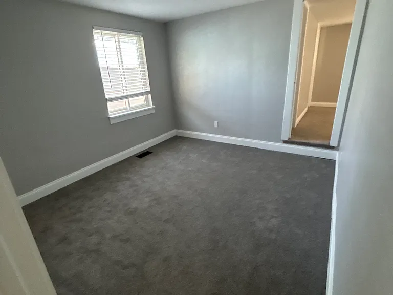 7005 Geneva Ct — Photo 2