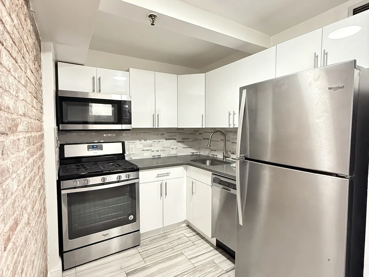 66 Pearl Street — Photo 4