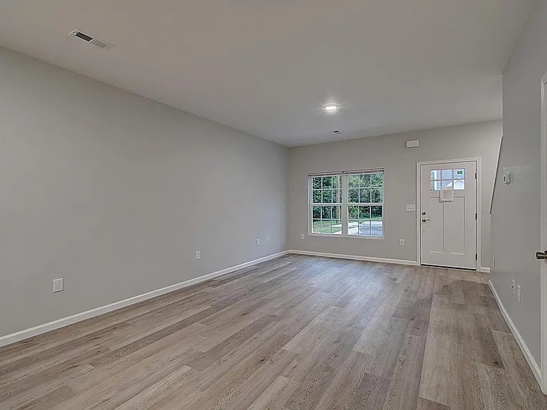 1080 Packing House Rd #12 — Photo 17