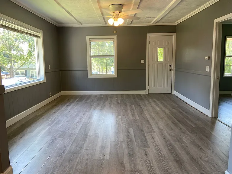 703 Brown St — Photo 2