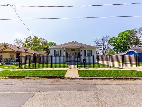 7010 Avenue F Street View with Gated Driveway