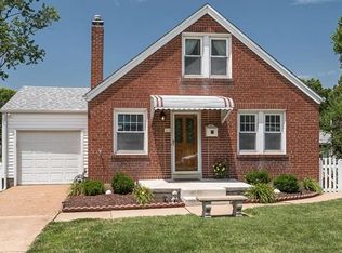 663 Ellwine Dr, Saint Louis, MO 63125