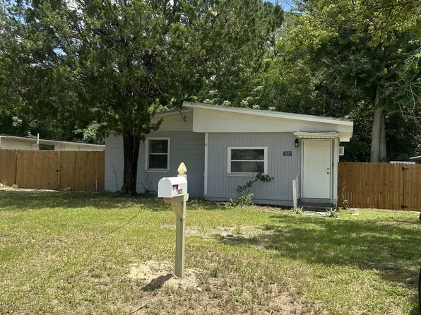 3827 Eve Dr W, Jacksonville, FL 32246