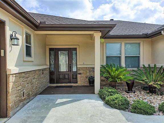 3rd image of 21900 Redbird Dr