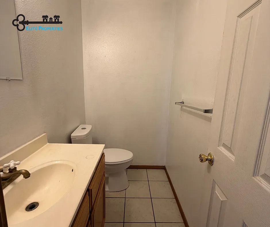 2 bed, $950 — Photo 2