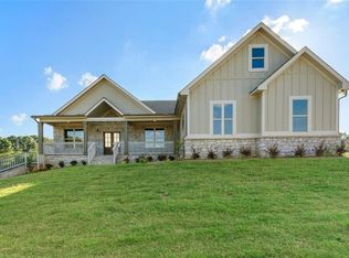 44 Palomino Cir, Hoschton, GA 30548