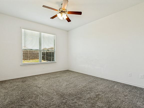 Primary Bed - 1st Floor