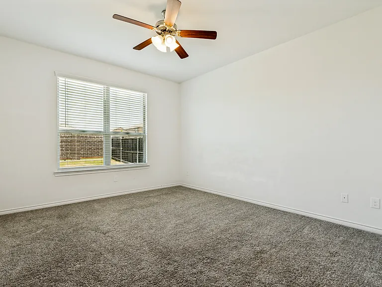 Primary Bed - 1st Floor