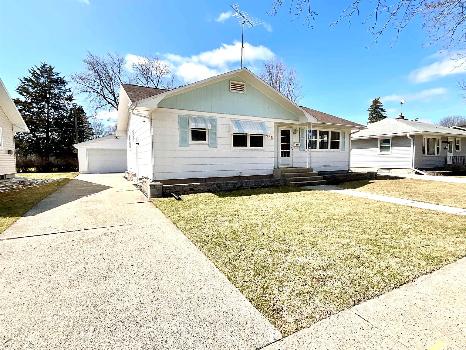 488 Taft St photo 1