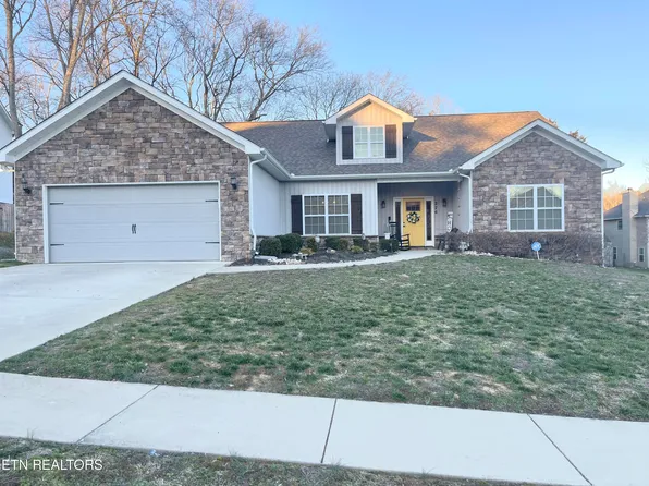 226 Caulderwood Ln, Lenoir City, TN 37771