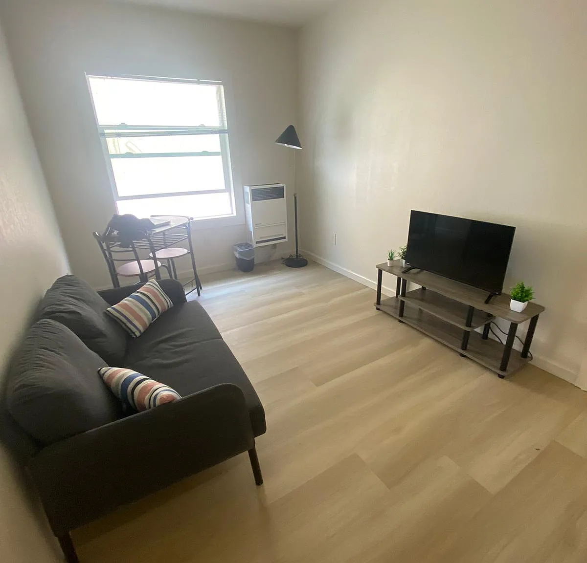 2 bed, 950 sqft, $3,450 — Photo 2