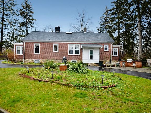 2nd image of 38 Edgewater Ave