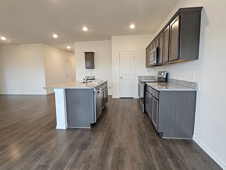 813 Fueller Dr — Photo 17
