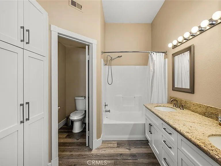 3441 E Berkshire Ct — Photo 34