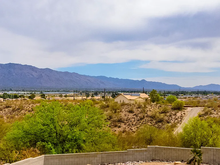 2781 W Desert Shadows Pl — Photo 24