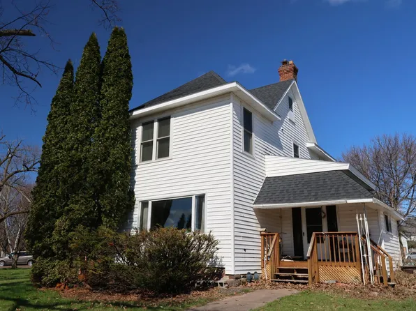 111 W 3rd St, Washburn, WI 54891