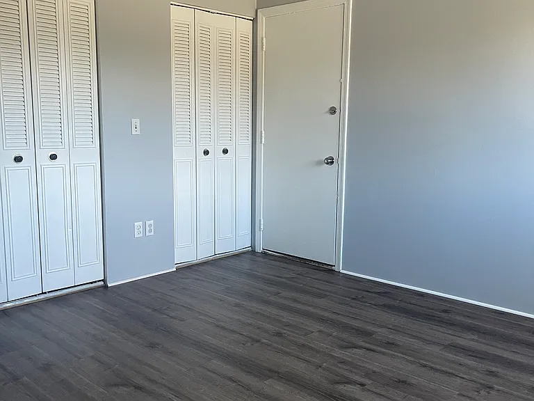 8 New Plainville Rd #1 — Photo 5