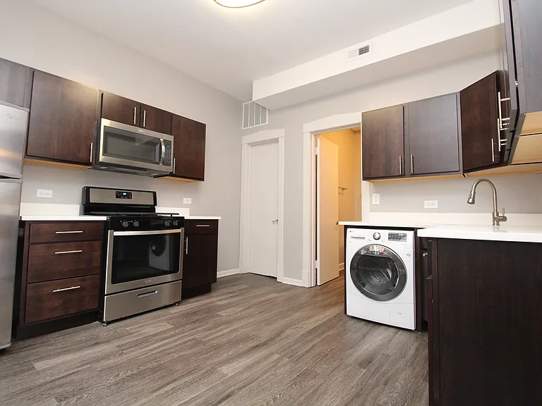 2538 N California Ave #2S — Photo 3