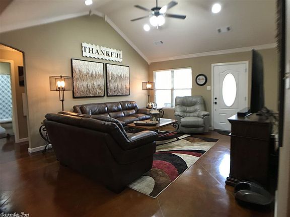 4th image of 1206 Skyline Dr