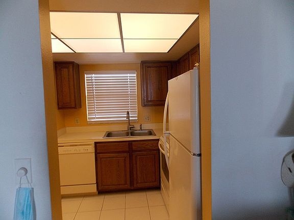 4th image of 7050 Sunset Dr S APT 812