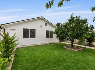 19009 Bessemer St, Reseda, CA 91335