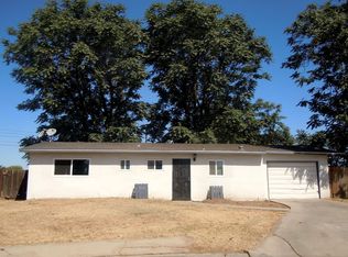 10230 Haven Ln, Hanford, CA 93230