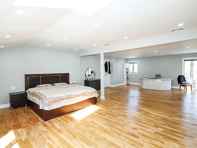 11 Otsego Ave — Photo 16