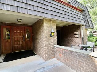17 Stony Brook Dr APT B1, Glastonbury, CT 06033