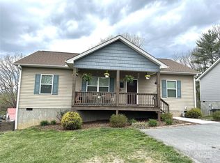 45 Holly St, Canton, NC 28716