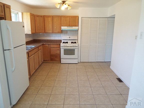 3rd image of 1220 E 6th St
