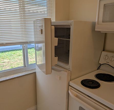 4th image of 1992 NE 172nd St #3