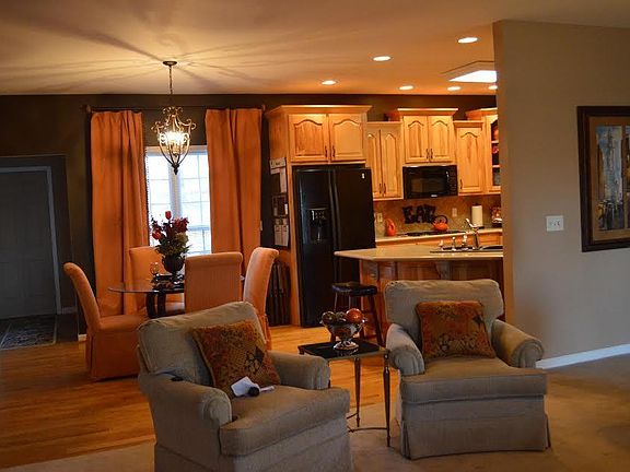 4th image of 386 SW Haven Dr
