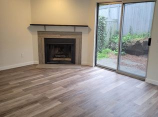 21713 80th Ave W APT 1, Edmonds, WA 98026