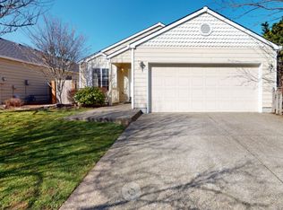 933 SW 24th St, Troutdale, OR 97060