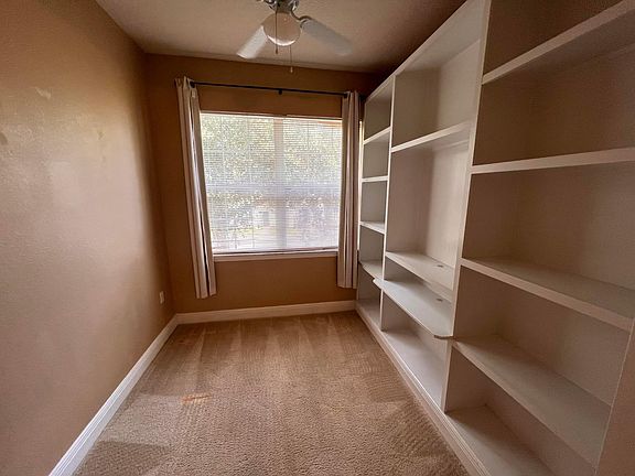 3rd image of 430 Southern Pecan Cir