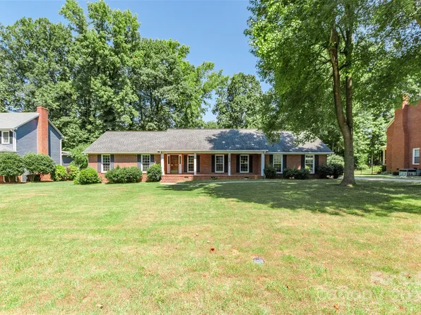 1150 Candlelight Dr, Rock Hill, SC 29732