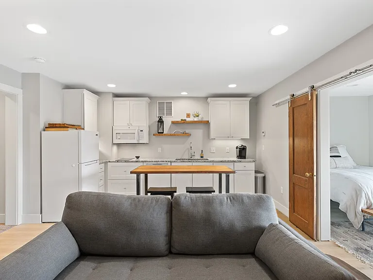 1 bed, 1.0 bath, 565 sqft, $2,000 — Photo 4