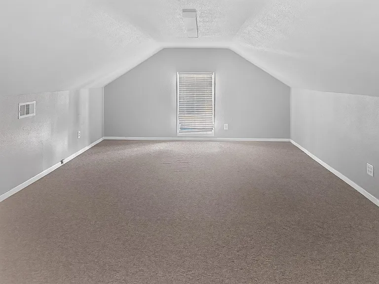 2313 Avenue L — Photo 26