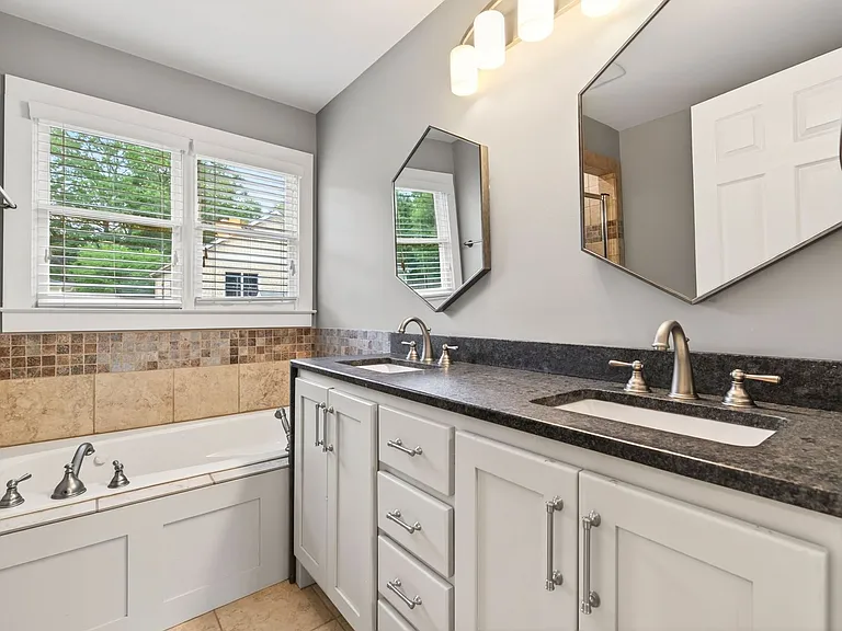 2801 Arborcrest Dr — Photo 14