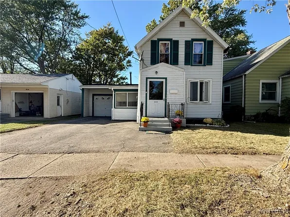 222 Fredericka St, North Tonawanda, NY 14120