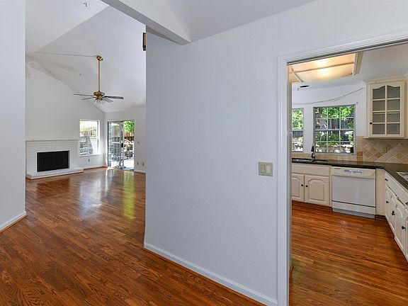 5th image of 21 Saint Francis Cir
