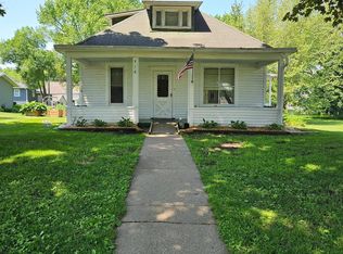 718 Broadway Ave, Wabasha, MN 55981