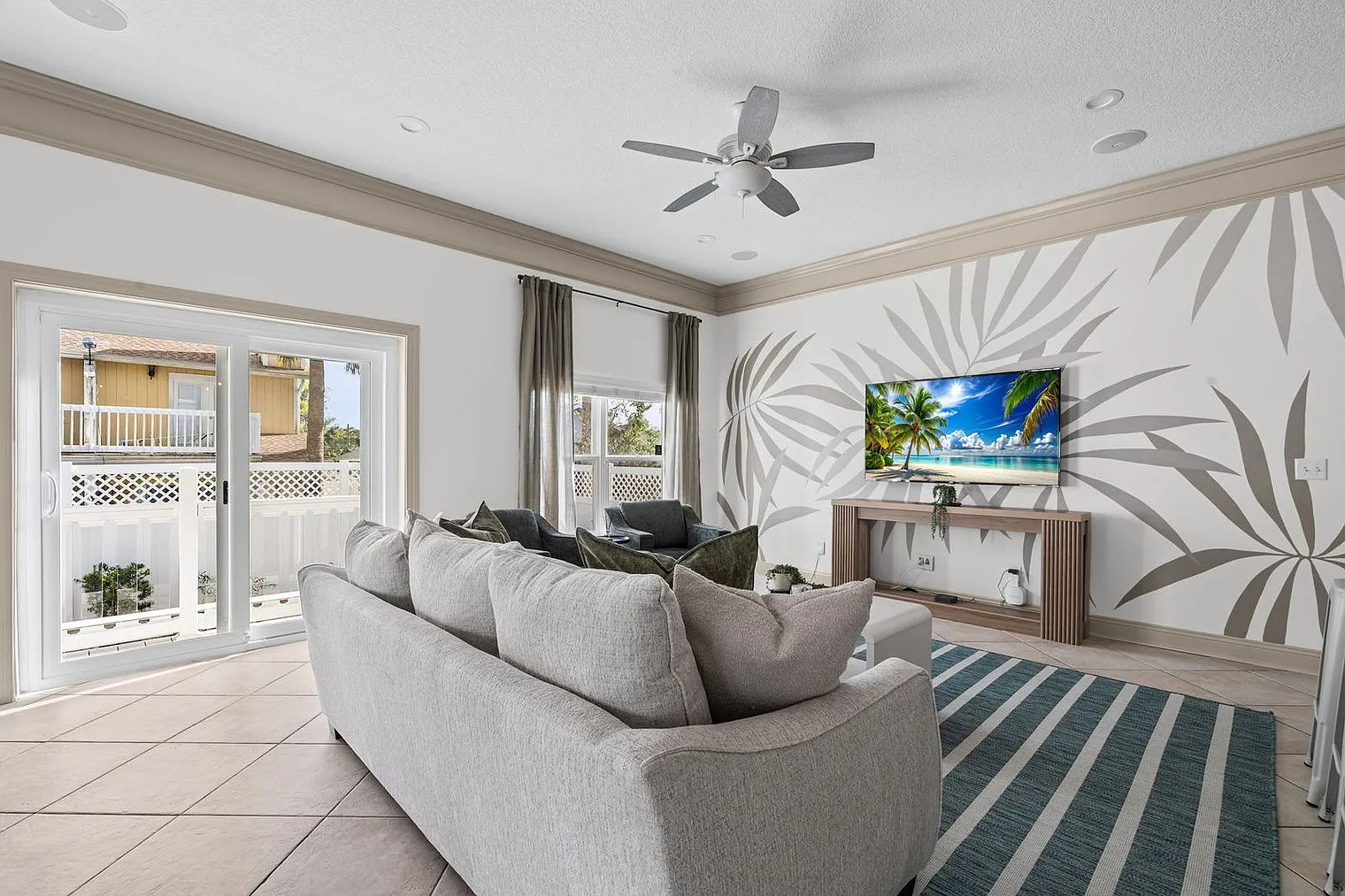 4 bed, 3.0 bath, 2680 sqft, $9,909 — Photo 2