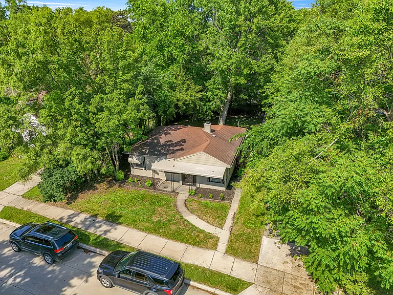 5228 Fletcher St — Photo 1
